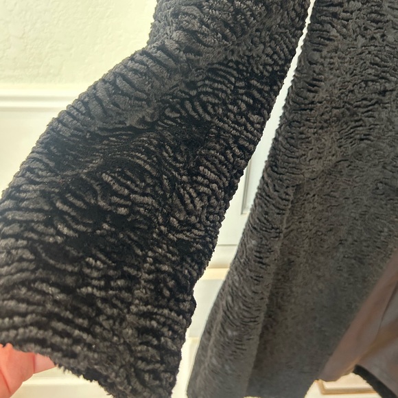 Gallery Black Teddy Jacket - Picture 3 of 4